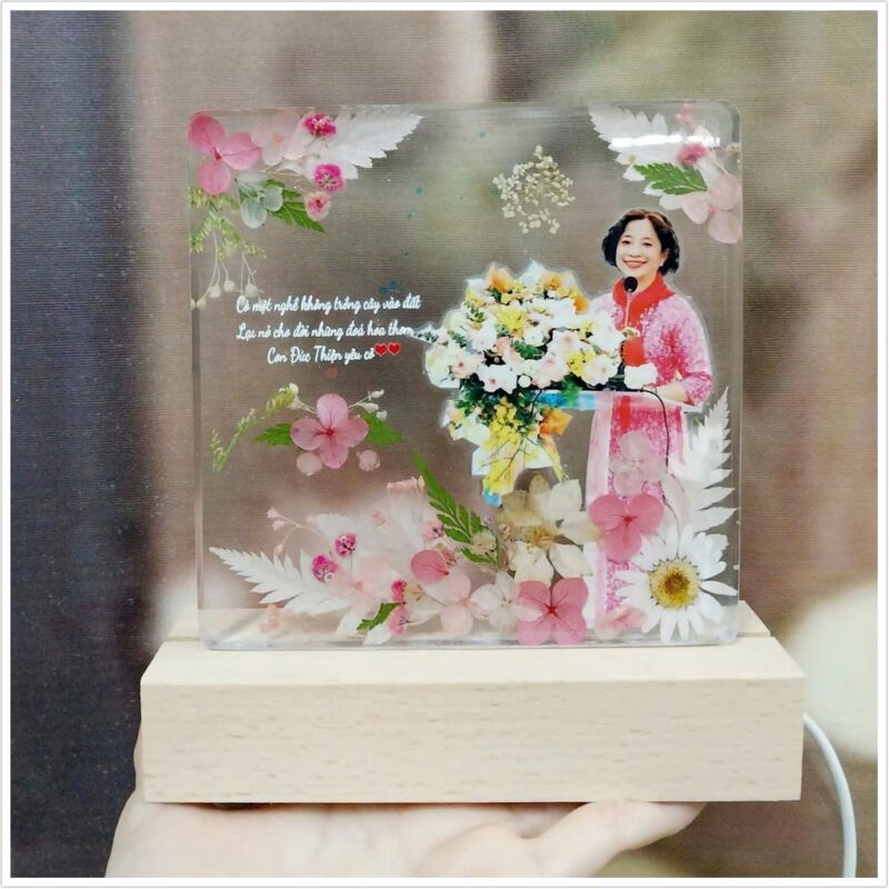 Den tranh hoa kho mau hong la san pham Resin long ghep tranh anh cao cap cua DODELA